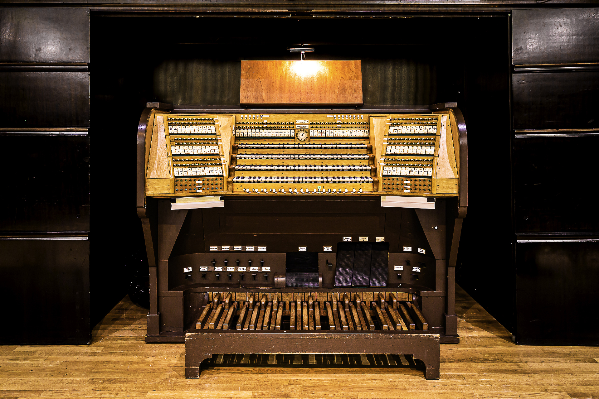 Orgeltisch Fotocredit Ullrich Altmann und Patric Leo